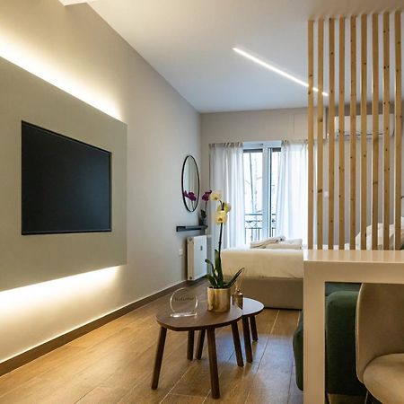 Elegant Suite - Piraeus Luaran gambar