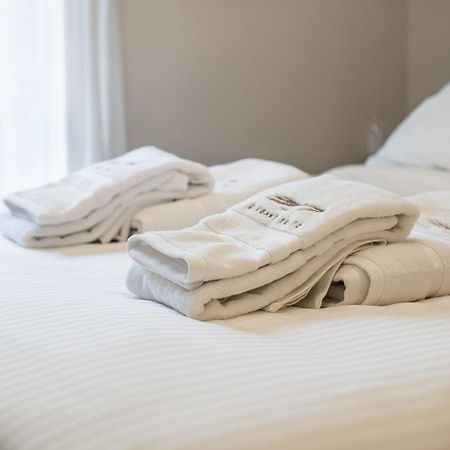 Elegant Suite - Piraeus Luaran gambar