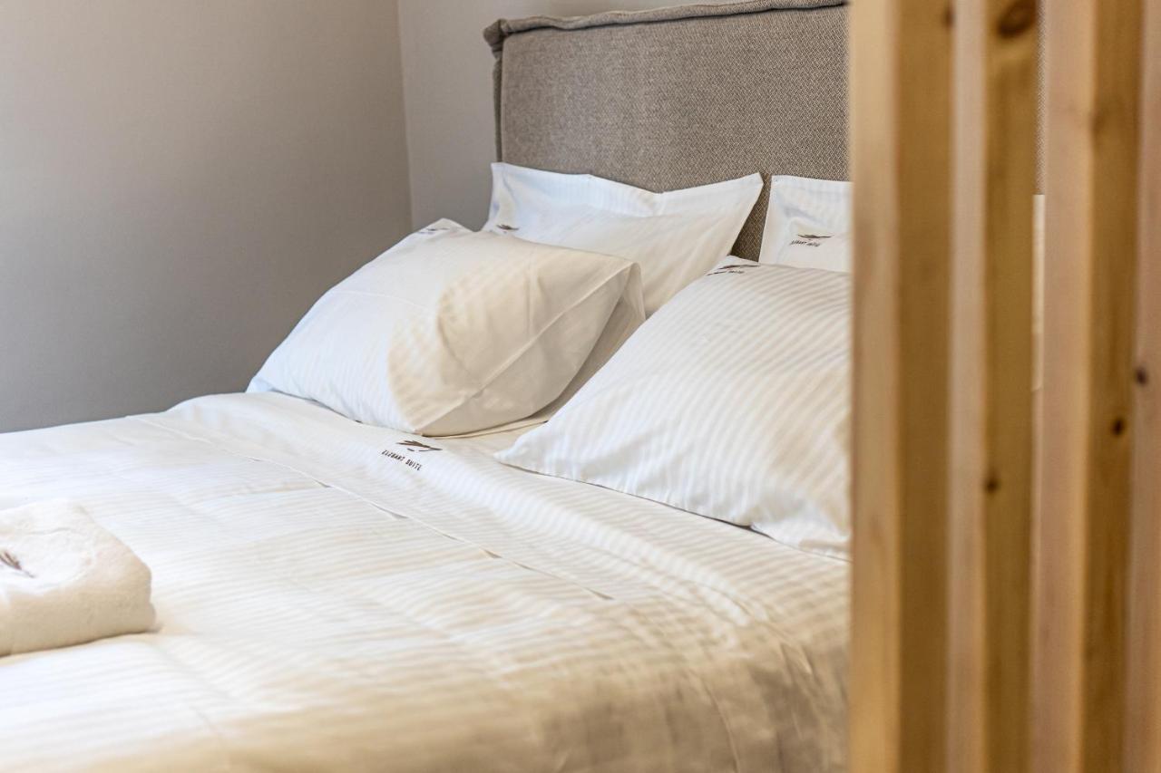 Elegant Suite - Piraeus Luaran gambar