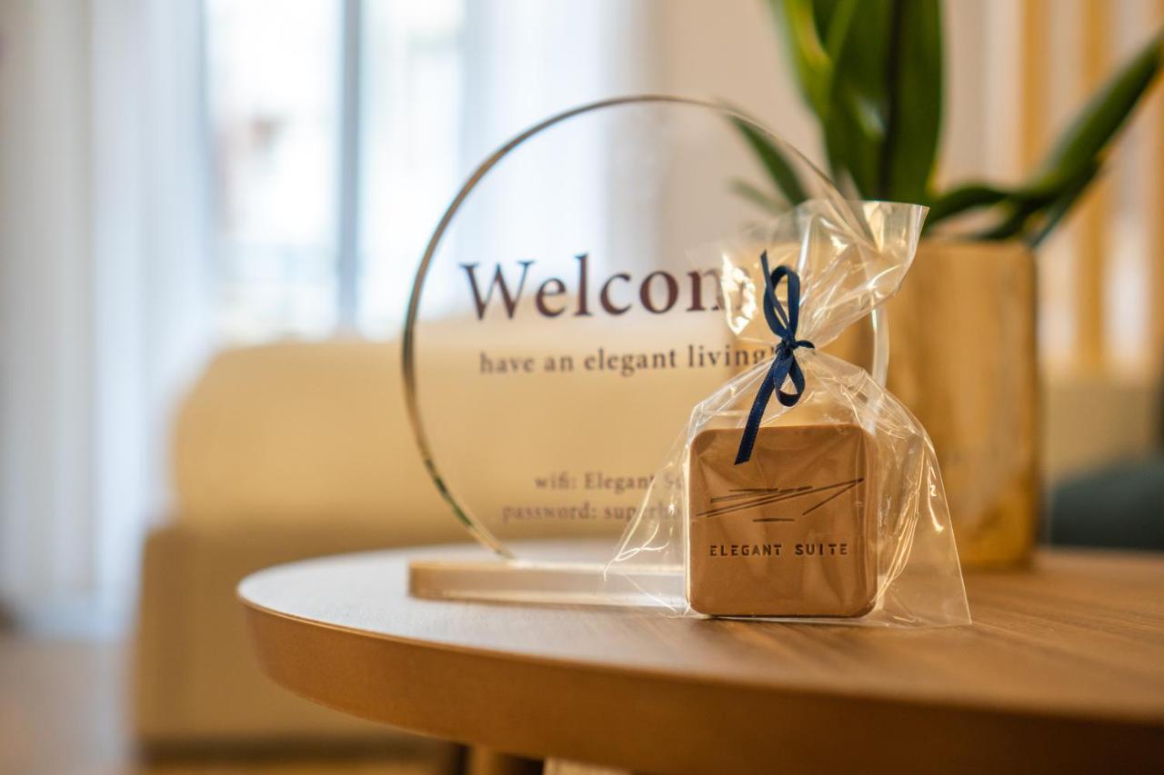 Elegant Suite - Piraeus Luaran gambar