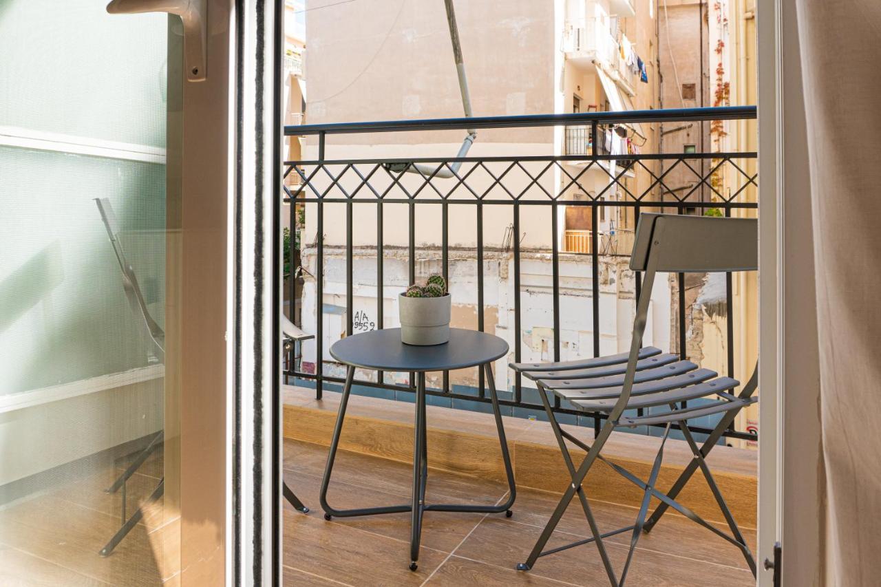 Elegant Suite - Piraeus Luaran gambar